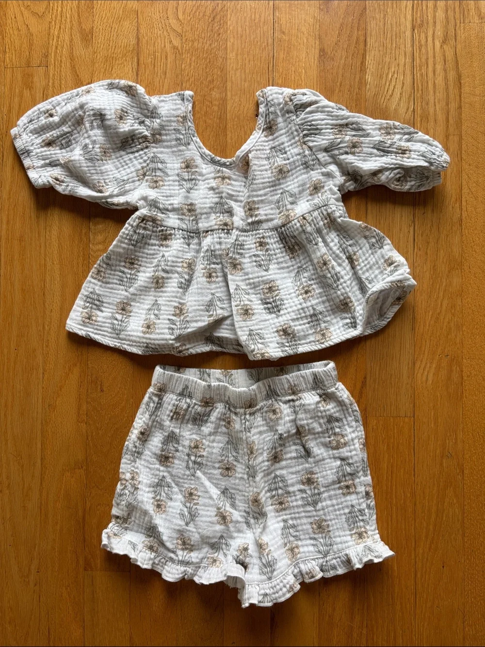Girls 5T White Floral Muslin Peplum Top & Shorts Set